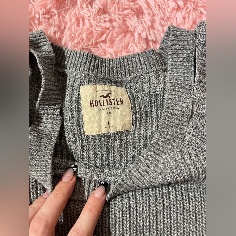 Hollister Women’s Gray Cold Shoulder Sweater Ribbed Knit Long Sleeve Size large - Picture 5 of 6